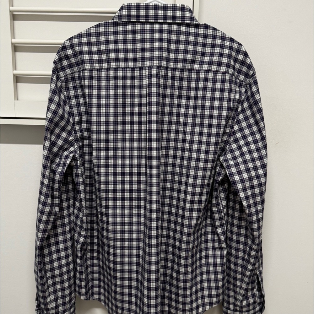 Jos A Bank Traveler Mens XL Slim Fit Plaid Button Down Shirt Navy White Cotton - Picture 4 of 7